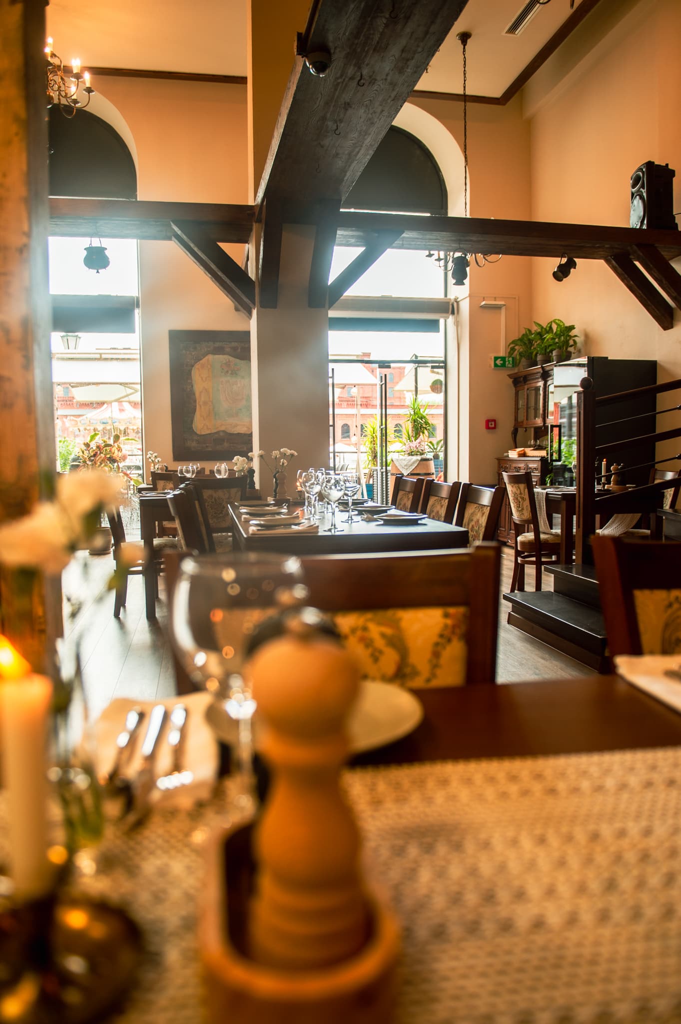 Elegancka Sala Główna - galeria restauracji u KALMANA Łódź