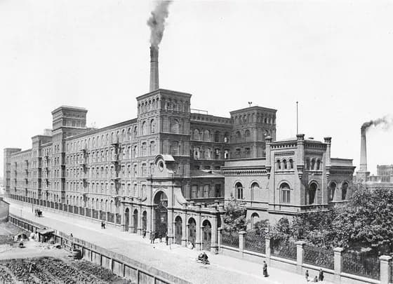 Fabryka Towarzystwa Akcyjnego I. K. Poznańskiego w Łodzi na fotografii Bronisława Wilkoszewskiego z 1896 roku — dziś Manufaktura